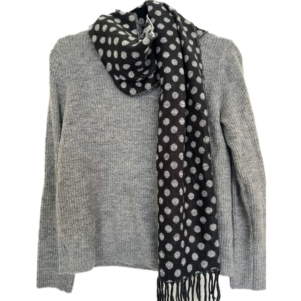 Old Navy gray sweater